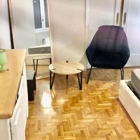Economy Shared Apartment C In Central Athena Bagian luar foto